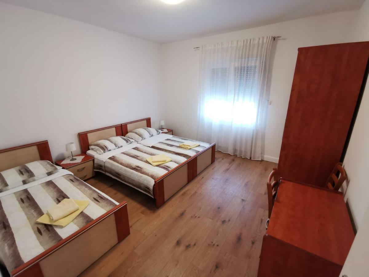 Apartments Sustic Kaštela Eksteriør bilde