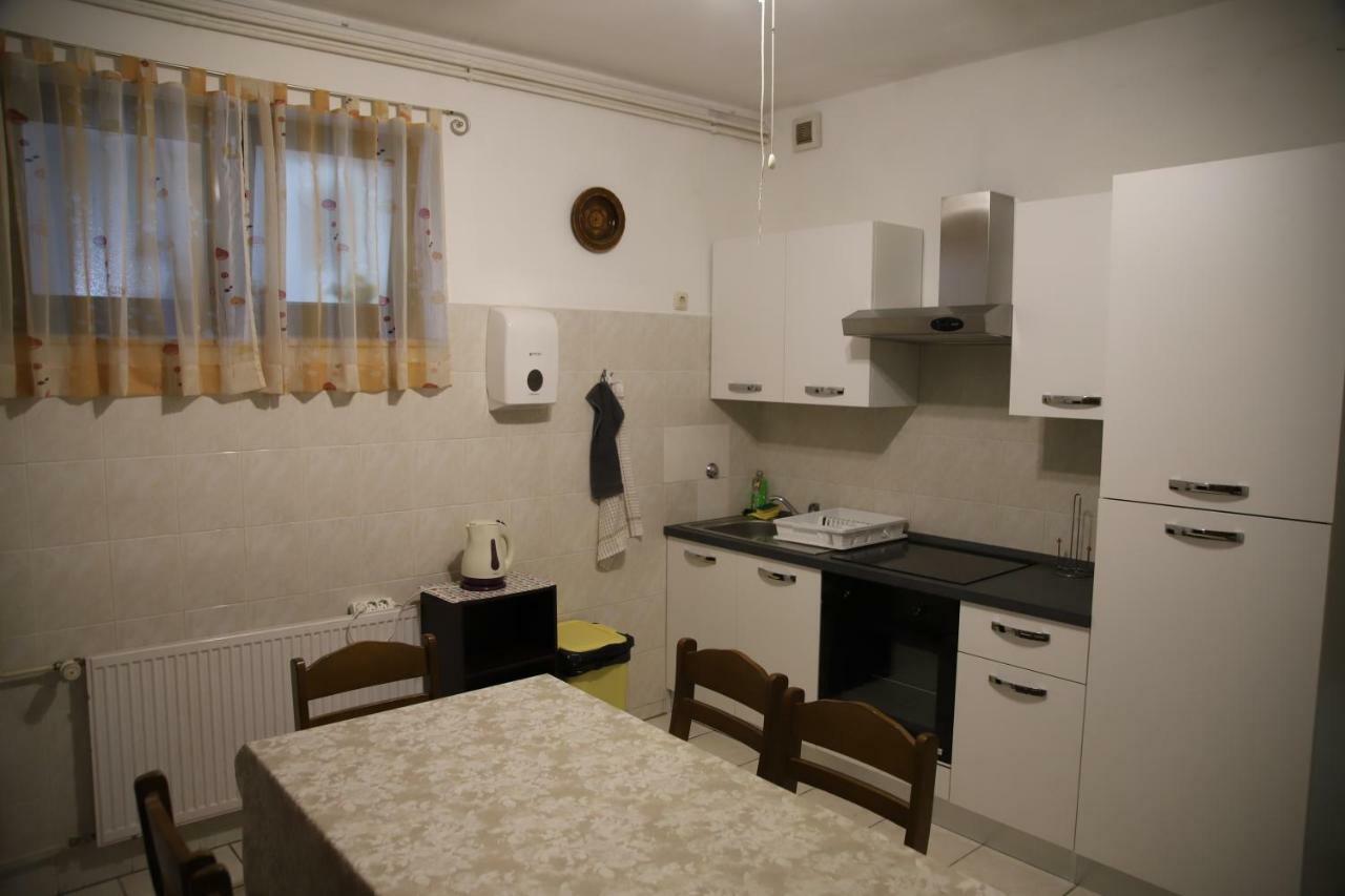 Apartments Sustic Kaštela Eksteriør bilde