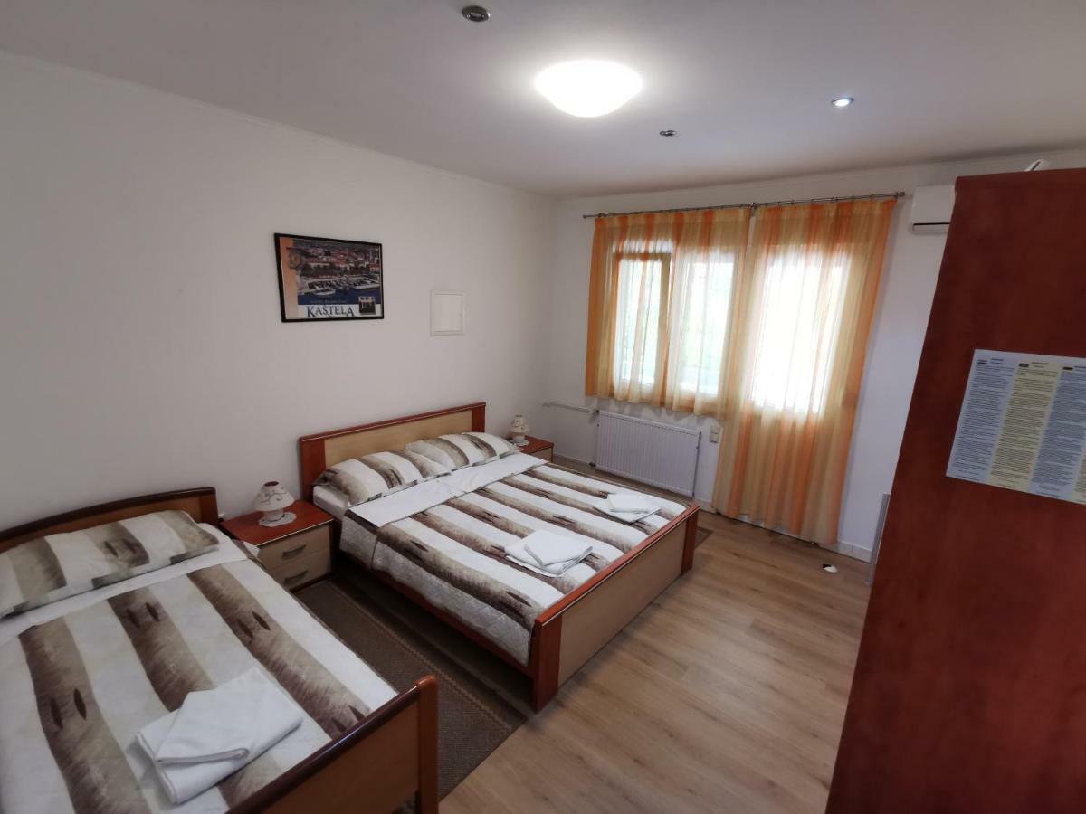 Apartments Sustic Kaštela Eksteriør bilde