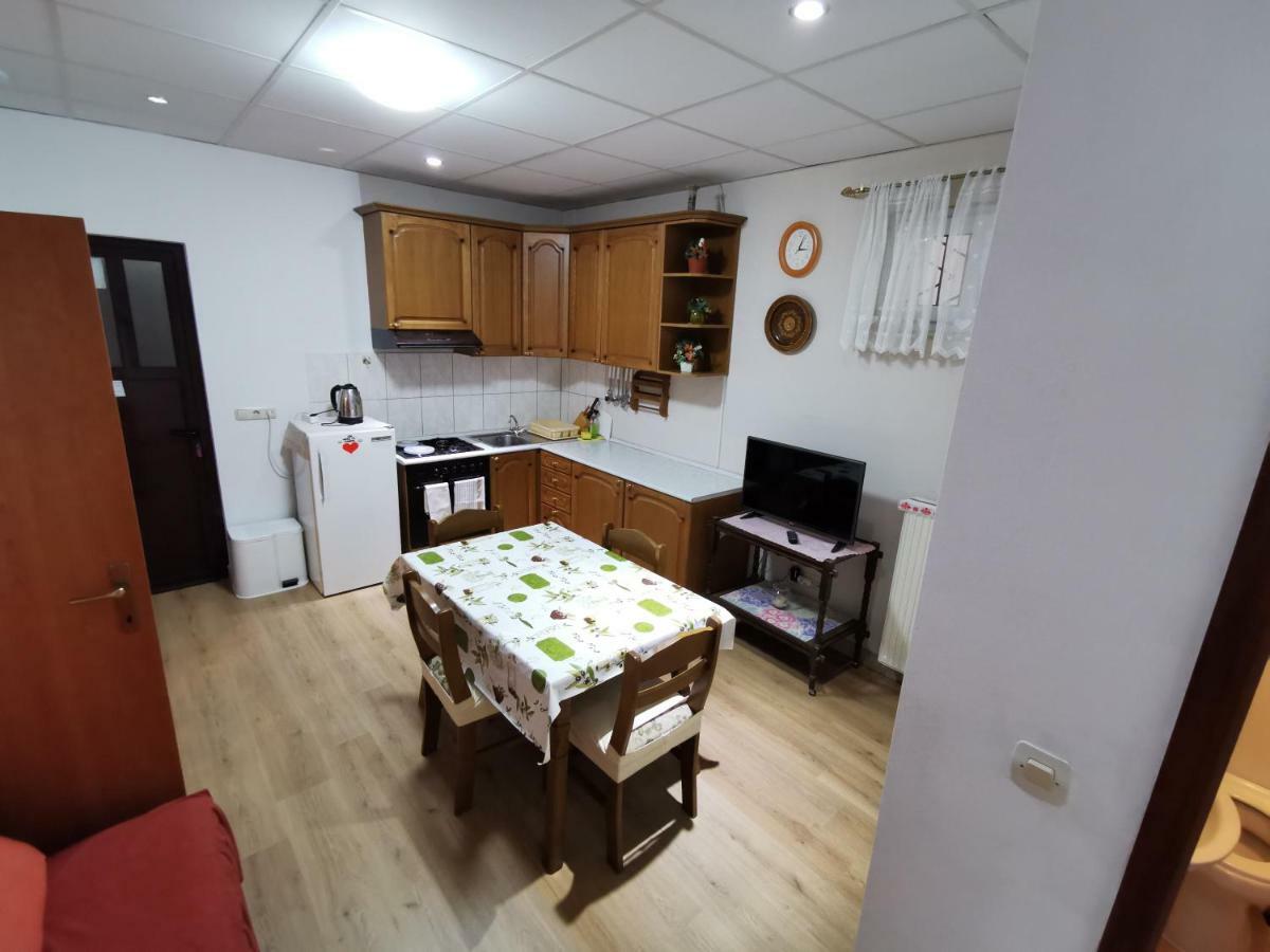 Apartments Sustic Kaštela Eksteriør bilde